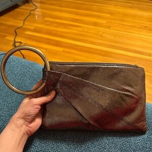 Sheila Ring Clutch
Metallic Leather Coffee Galaxy